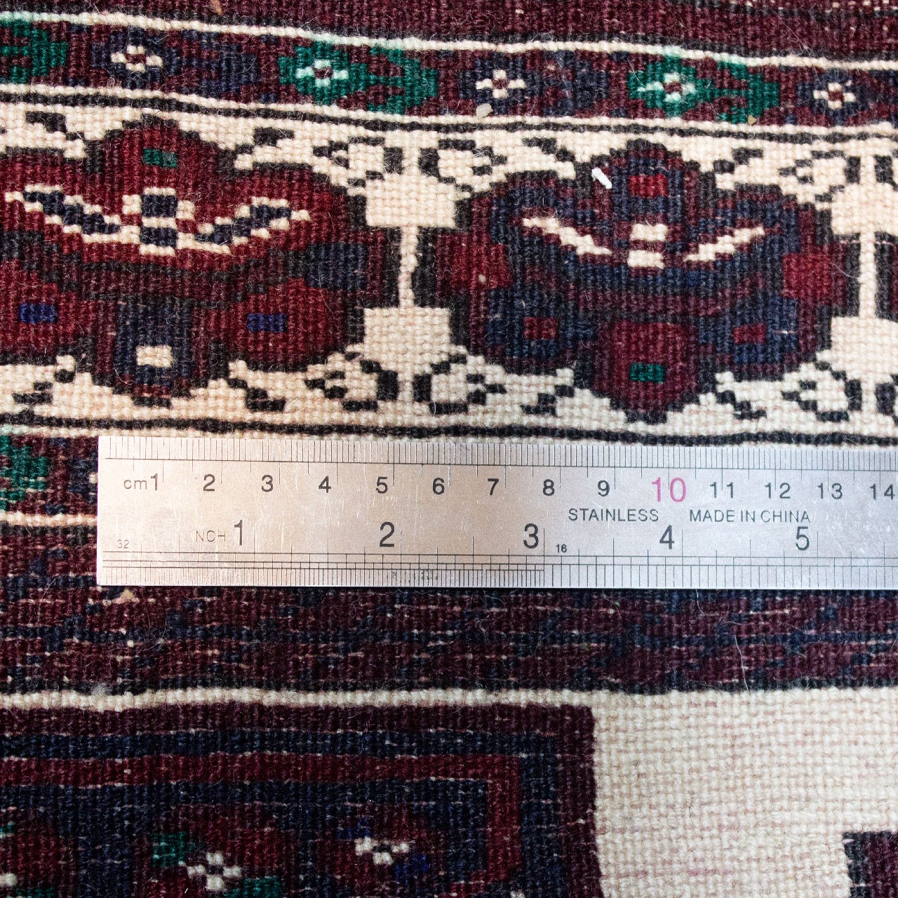فرش دستباف قدیمی یک متری طرح ترکمن کد 7149