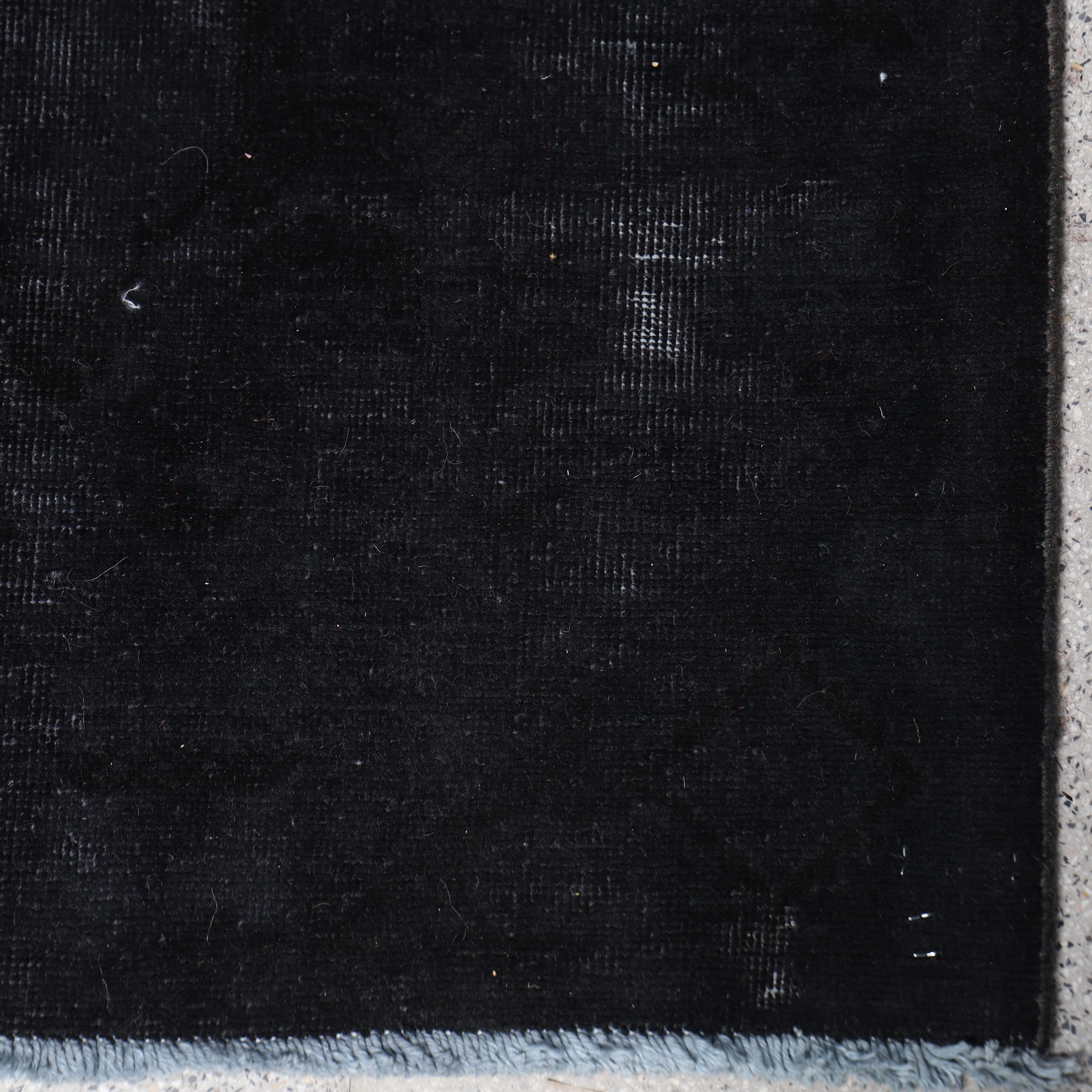 فرش دستباف شش و نیم متری طرح وینتیج کد 4020559 | سرمه ای تیره | گارانتی اصالت و سلامت فیزیکی کالا