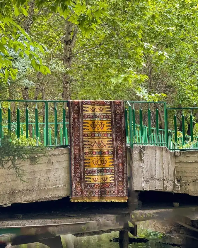 گلیم دستبافت دو متری مدل سفره کردی کد 4020452