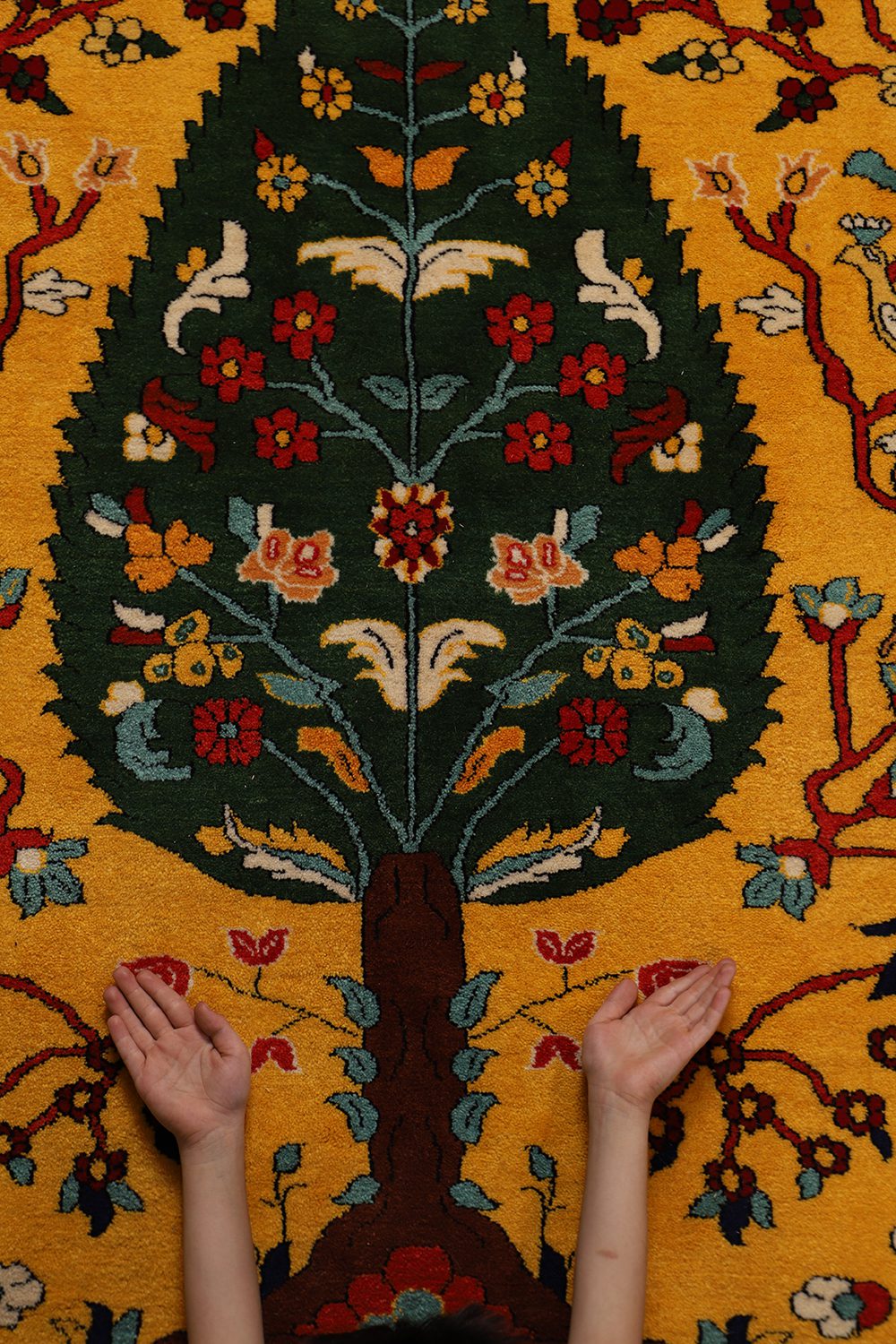 فرش دستباف درختی