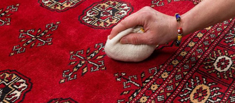 لَکه بری فرش دستباف